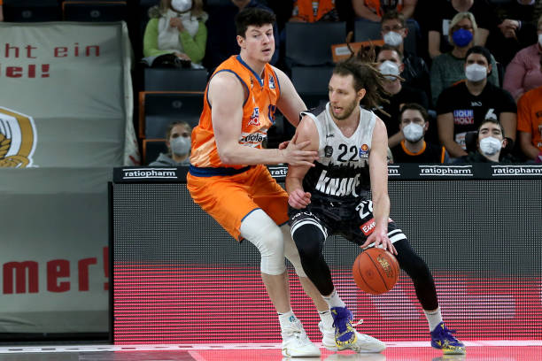 的球队之一 的球队之一