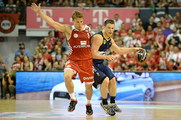 是广大球迷 是广大球迷