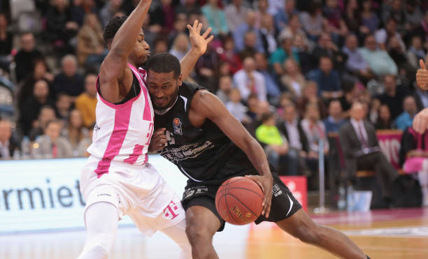 瓦伦西亚 瓦伦西亚